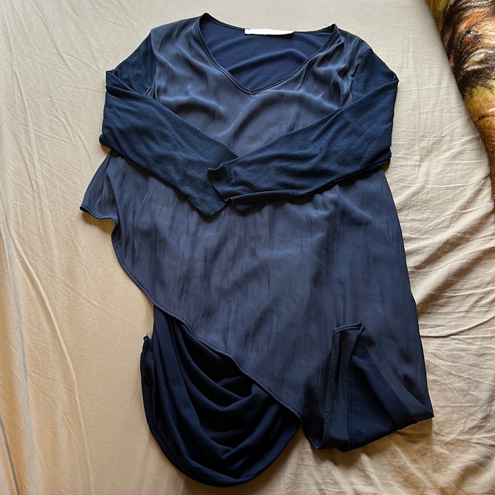 Lola & Sophie size L navy 3 quarter sleeve silk blouse with stretchy undershirt